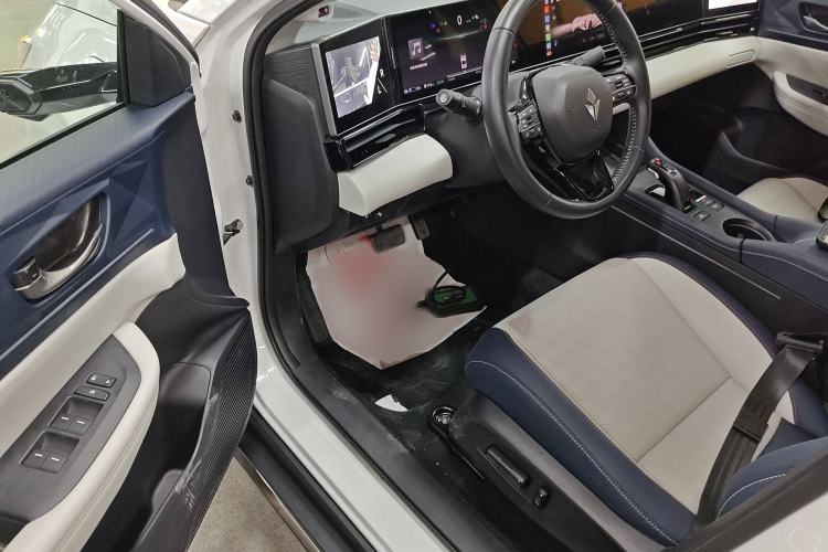 Used Lingxi L 2024 Player No. 1 Edition Interior 3