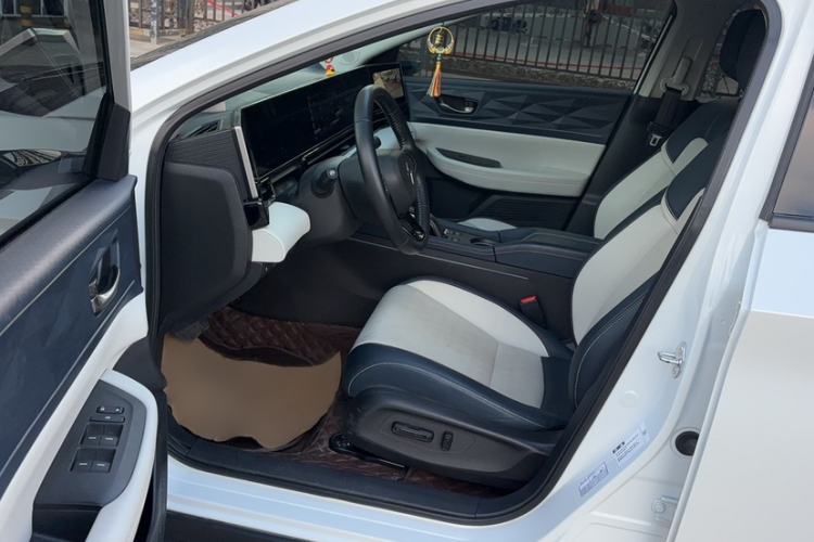 Used Lingxi L 2024 Player No. 1 Edition Interior 3
