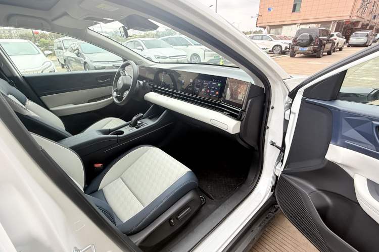Used Lingxi L 2024 Player No. 1 Edition Interior 4