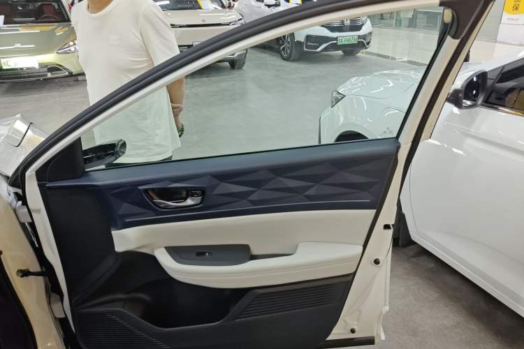 Used Lingxi L 2024 Player No. 1 Edition Interior 5