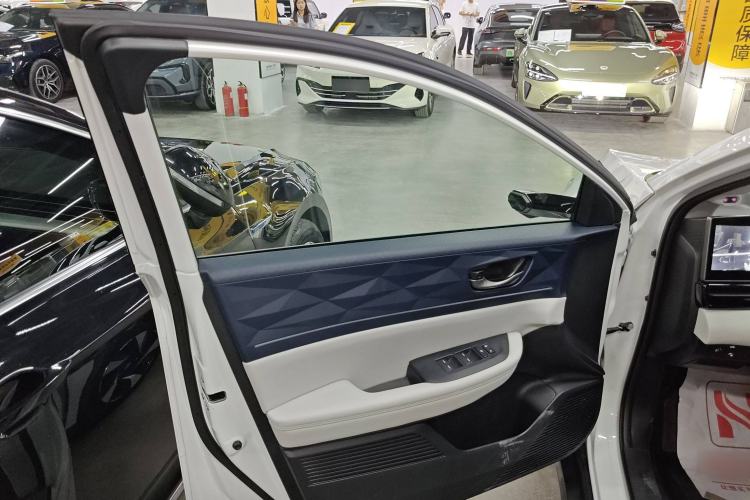 Used Lingxi L 2024 Player No. 1 Edition Interior 7