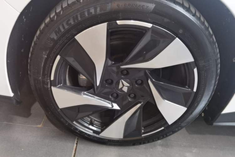 Used Lingxi L 2024 Player No. 1 Edition Left Front Wheel Hub