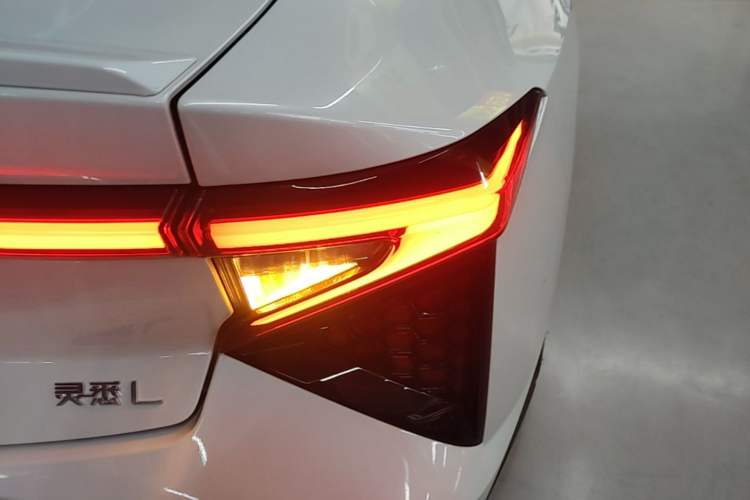 Used Lingxi L 2024 Player No. 1 Edition Right Rear Taillight