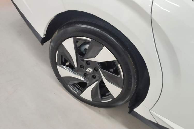 Used Lingxi L 2024 Player No. 1 Edition Right Rear Wheel Hub