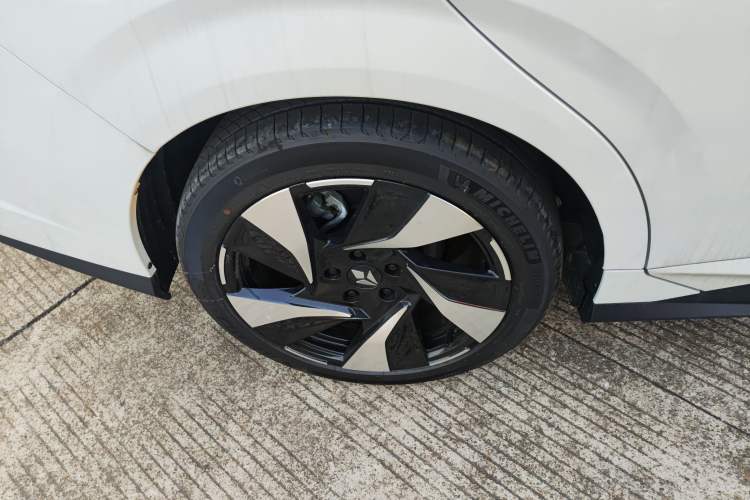 Used Lingxi L 2024 Player No. 1 Edition Right Rear Wheel Hub