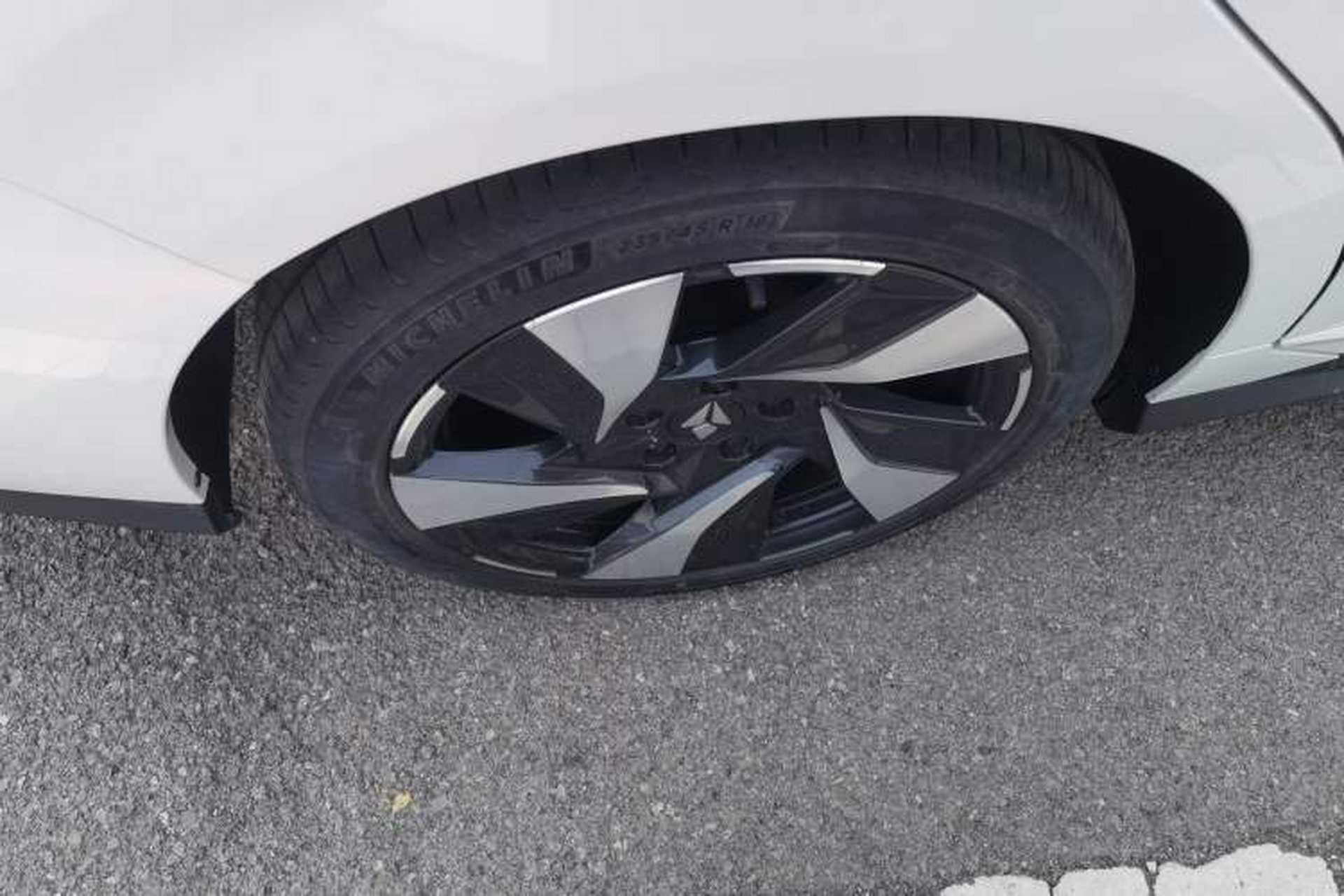 Used Lingxi L 2024 Player No. 1 Edition Right Rear Wheel Hub