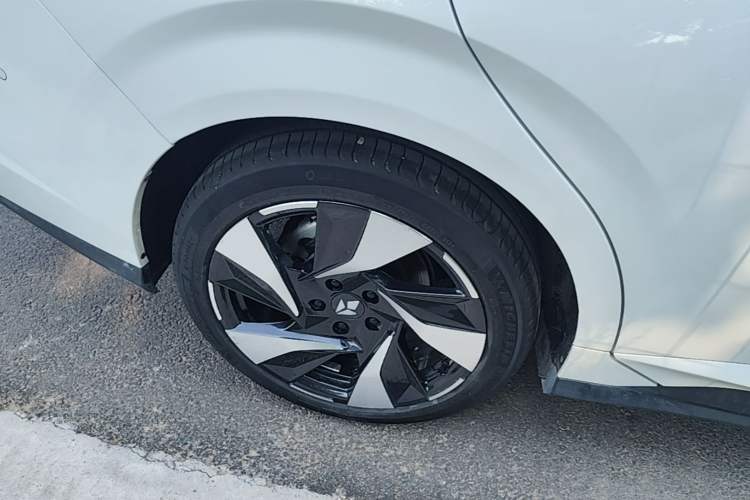 Used Lingxi L 2024 Player No. 1 Edition Right Rear Wheel Hub