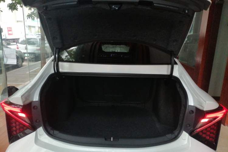 Used Lingxi L 2024 Player No. 1 Edition Trunk