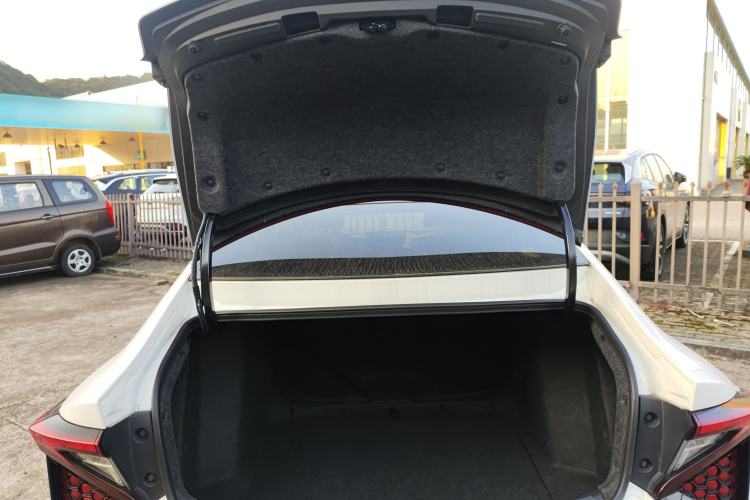 Used Lingxi L 2024 Player No. 1 Edition Trunk