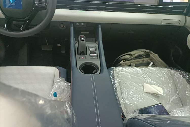 Used Lingxi L 2025 Model—Player No. 1 Plus Super Double-Up Optional Package Gear Lever