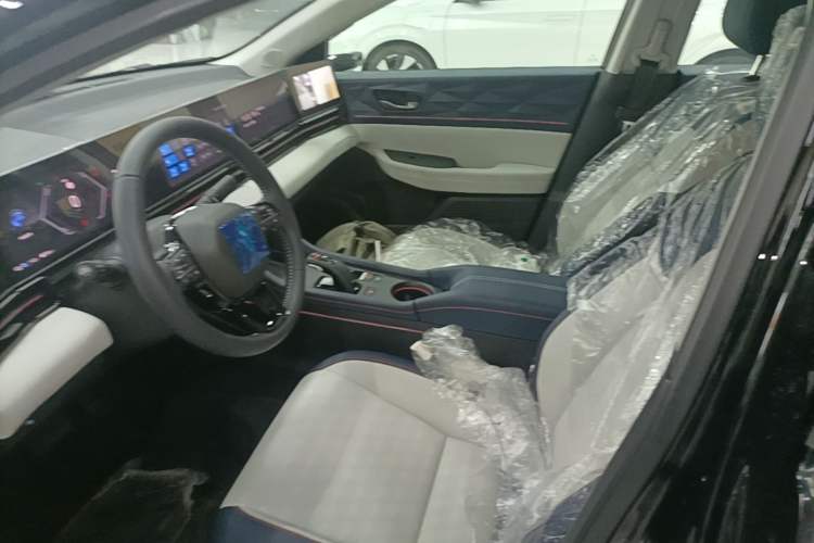 Used Lingxi L 2025 Model—Player No. 1 Plus Super Double-Up Optional Package Left Front Seat