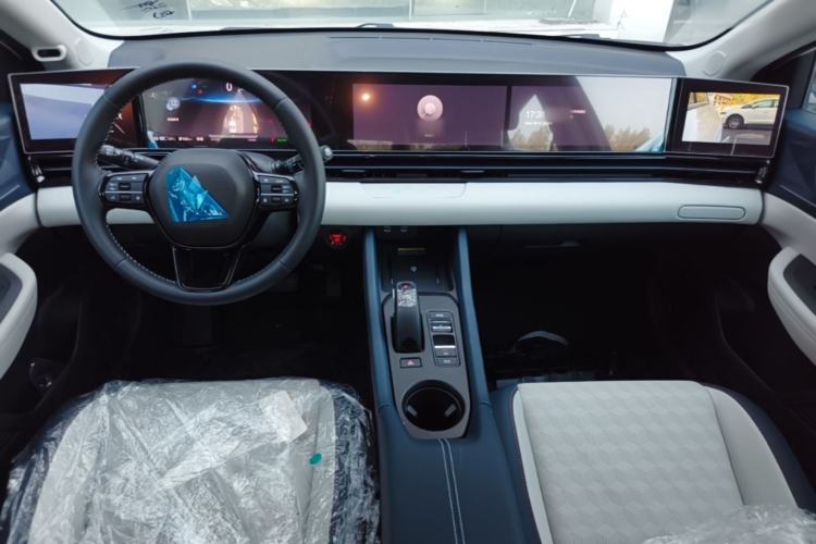 Used Lingxi L 2025 Model—Player No. 1 Plus Super Double-Up Optional Package Center Console