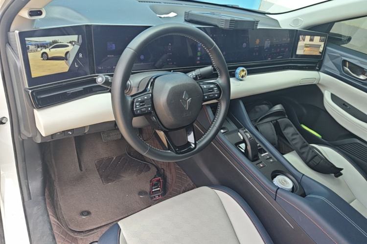 Used Lingxi L 2025 Model—Player No. 1 Plus Super Double-Up Optional Package Center Console
