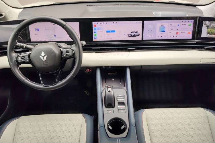 Used Lingxi L 2025 Model—Player No. 1 Plus Super Double-Up Optional Package Center Console