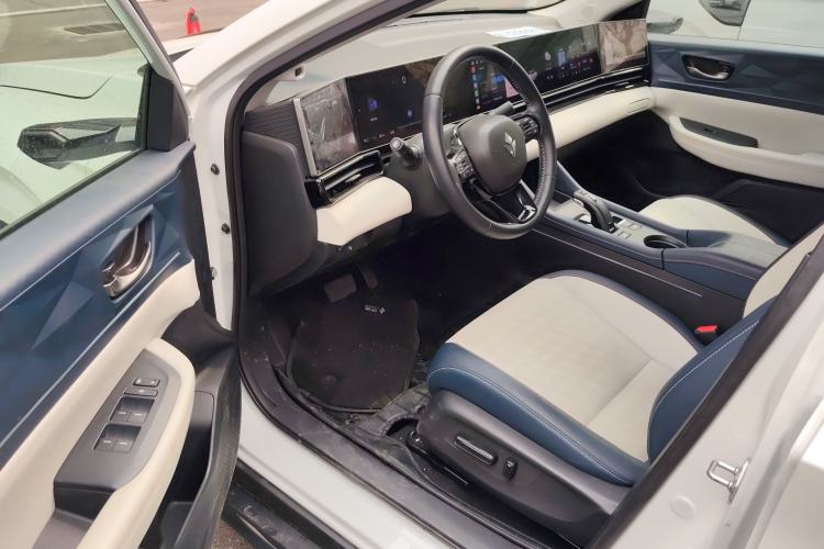 Used Lingxi L 2025 Model—Player No. 1 Plus Super Double-Up Optional Package Driver Seat