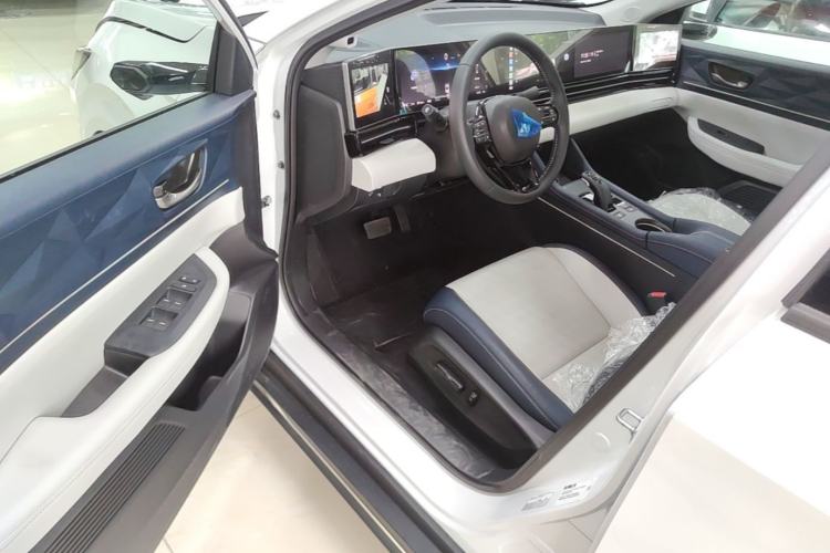 Used Lingxi L 2025 Model—Player No. 1 Plus Super Double-Up Optional Package Driver Seat