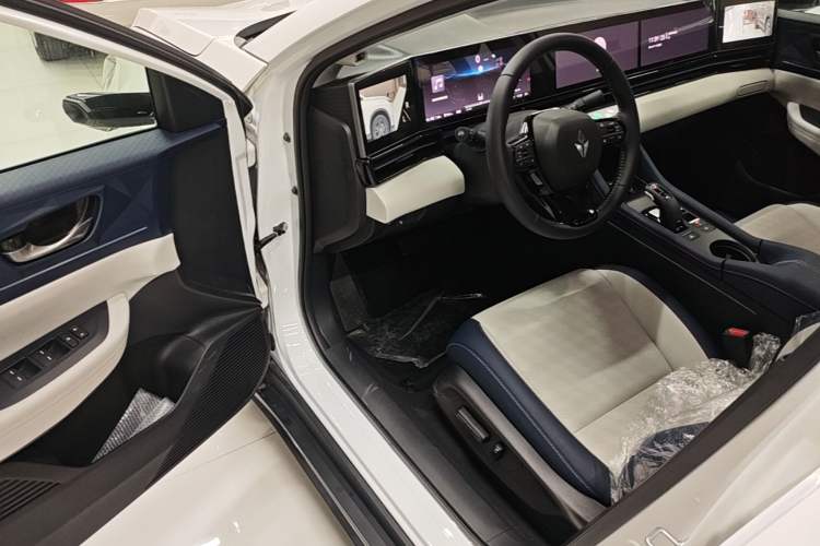 Used Lingxi L 2025 Model—Player No. 1 Plus Super Double-Up Optional Package Driver Seat