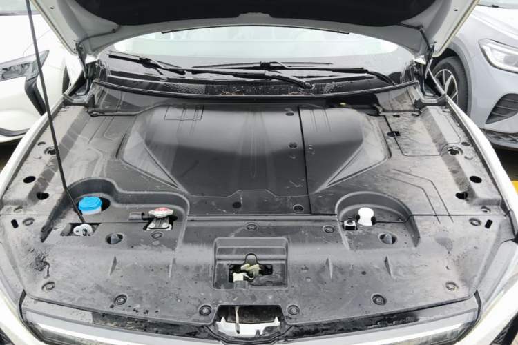 Used Lingxi L 2025 Model—Player No. 1 Plus Super Double-Up Optional Package Engine Bay