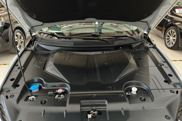 Used Lingxi L 2025 Model—Player No. 1 Plus Super Double-Up Optional Package Engine Bay