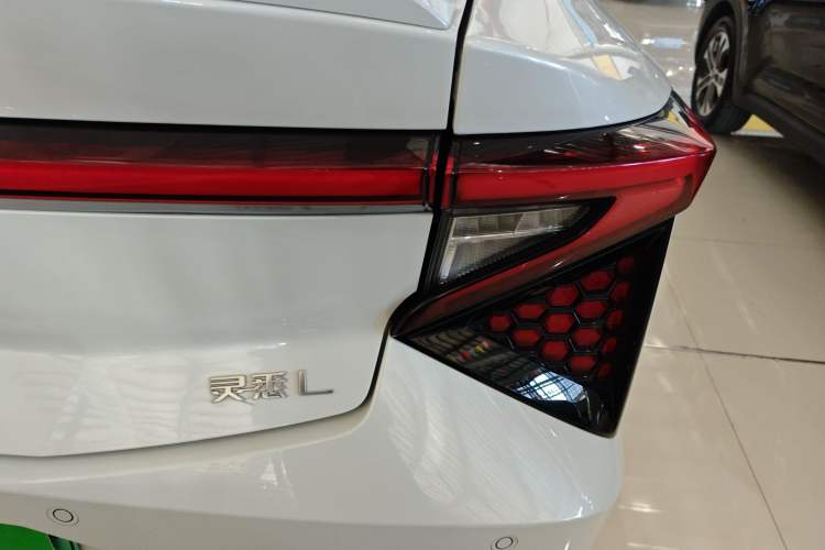 Used Lingxi L 2025 Model—Player No. 1 Plus Super Double-Up Optional Package Exterior 2