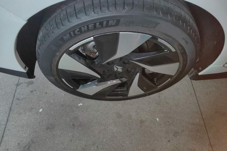 Used Lingxi L 2025 Model—Player No. 1 Plus Super Double-Up Optional Package Exterior 5