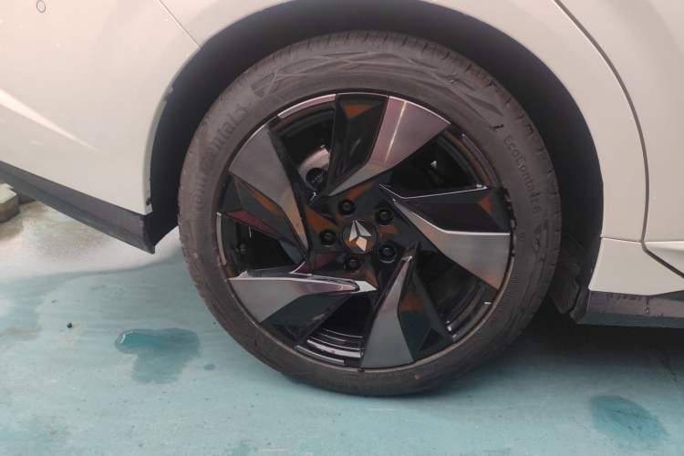 Used Lingxi L 2025 Model—Player No. 1 Plus Enhanced Plus One Optional Package Exterior 8