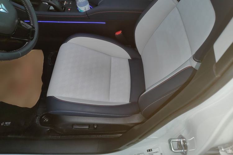Used Lingxi L 2025 Model—Player No. 1 Plus Super Double-Up Optional Package Left Front Seat