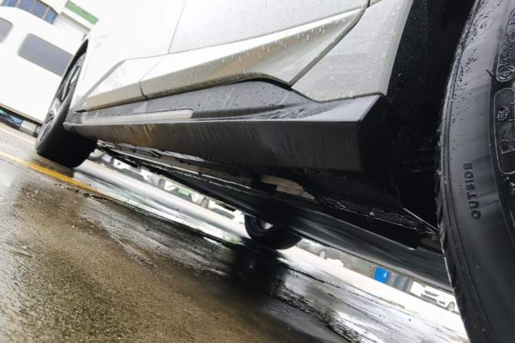 Used Lingxi L 2025 Model—Player No. 1 Plus Super Double-Up Optional Package Left Side Sill