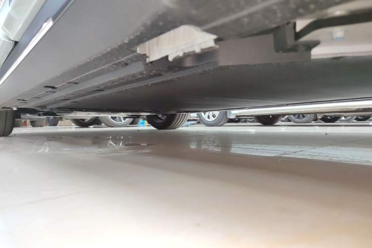 Used Lingxi L 2025 Model—Player No. 1 Plus Super Double-Up Optional Package Left Side Sill