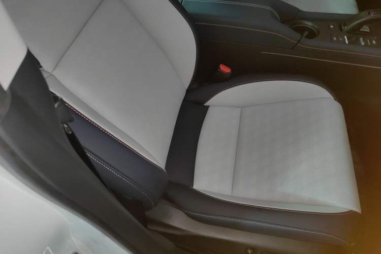 Used Lingxi L 2025 Model—Player No. 1 Plus Super Double-Up Optional Package Right Front Seat