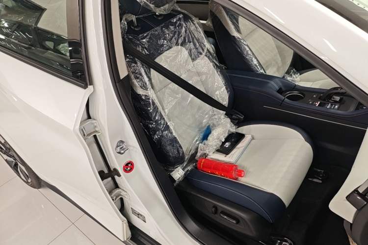 Used Lingxi L 2025 Model—Player No. 1 Plus Super Double-Up Optional Package Right Front Seat