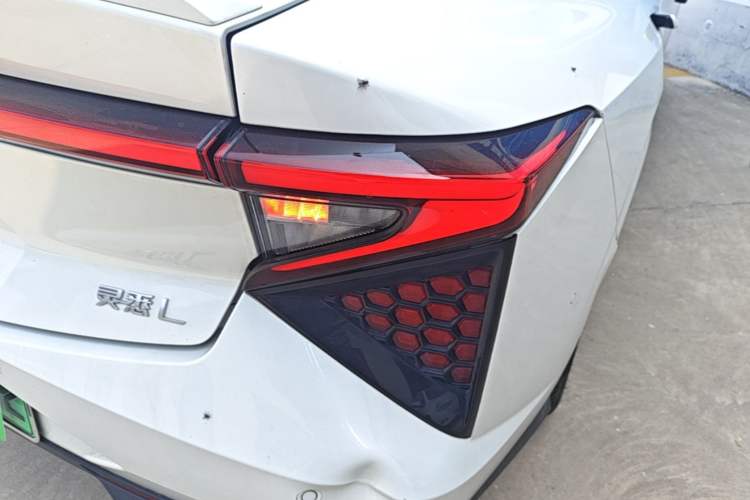Used Lingxi L 2025 Model—Player No. 1 Plus Super Double-Up Optional Package Right Rear Taillight