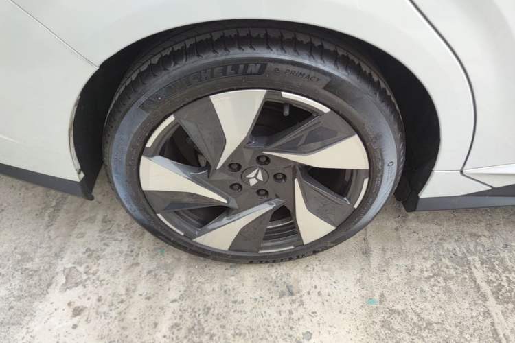Used Lingxi L 2025 Model—Player No. 1 Plus Super Double-Up Optional Package Right Rear Wheel Hub