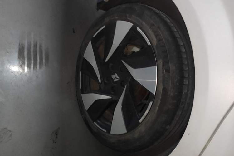 Used Lingxi L 2025 Model—Player No. 1 Plus Super Double-Up Optional Package Right Rear Wheel Hub