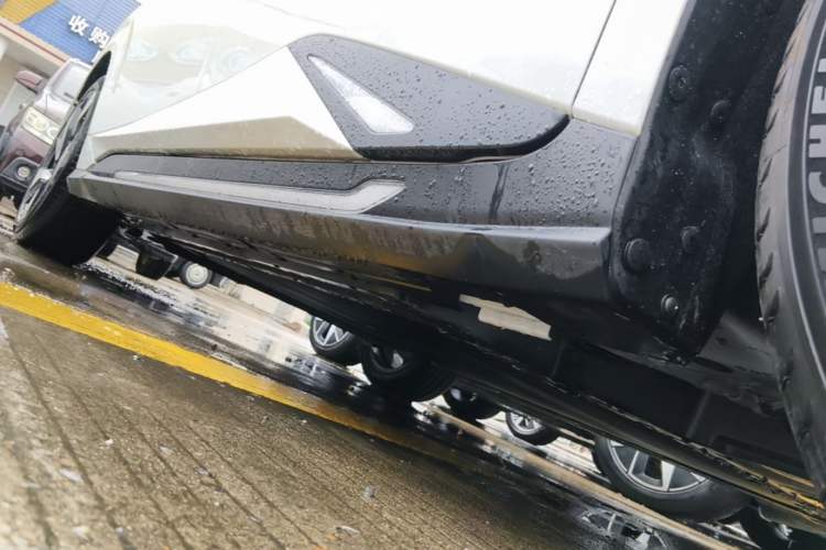 Used Lingxi L 2025 Model—Player No. 1 Plus Super Double-Up Optional Package Right Side Sill