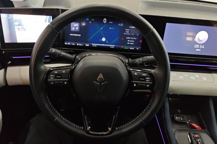 Used Lingxi L 2025 Model—Player No. 1 Plus Super Double-Up Optional Package Steering Wheel