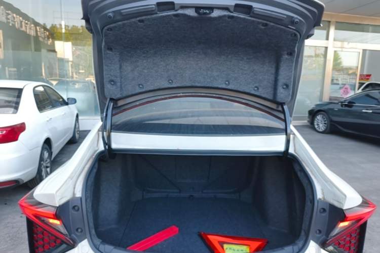 Used Lingxi L 2025 Model—Player No. 1 Plus Super Double-Up Optional Package Trunk