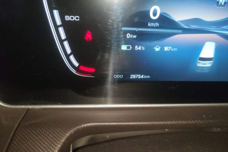 Used LinkTour E-M8 2025 320 km Range Luxury Version 7 Seats Odometer Close Up