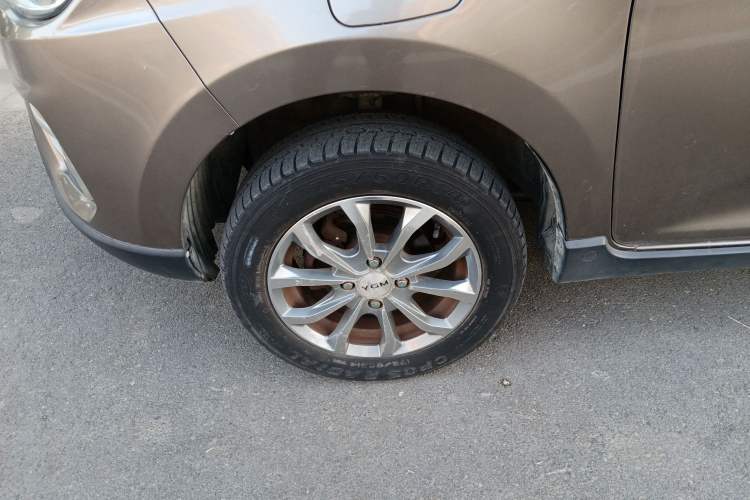 Used LinkTour E Tour 2017 Standard Model Left Front Wheel Hub