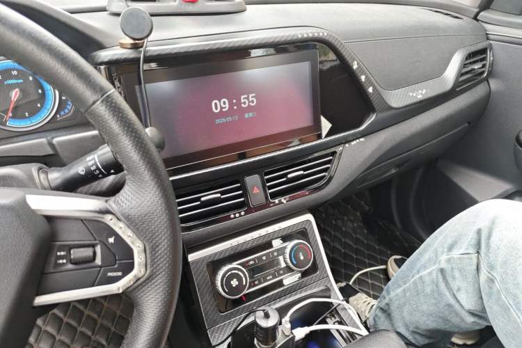 Used LinkTour K-ONE 2018 300 Luxury Edition Audio And AC Panel