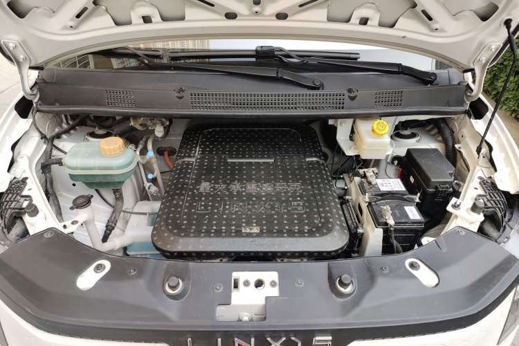 Used Linxys Huangjincang 2025 PULS Cargo Edition Deluxe First-Class Cabin Engine Bay