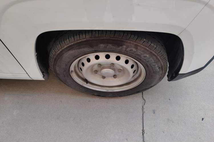 Used Linxys Huangjincang 2025 PULS Cargo Edition Deluxe First-Class Cabin Right Front Wheel Hub