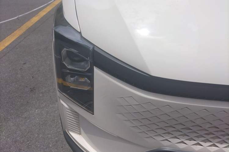 Used Linxys Huangjincang 2024 Economy Version First Class Cabin Right Front Headlight