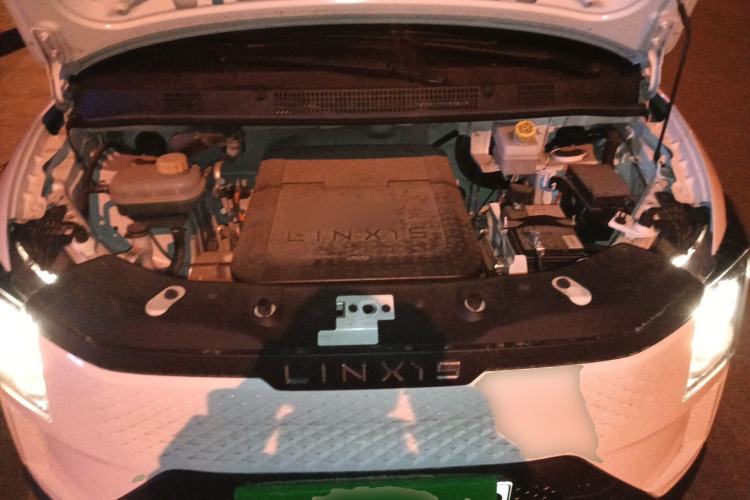 Used Linxys Huangjincang 2025 New Edition First Class Cabin Engine Bay