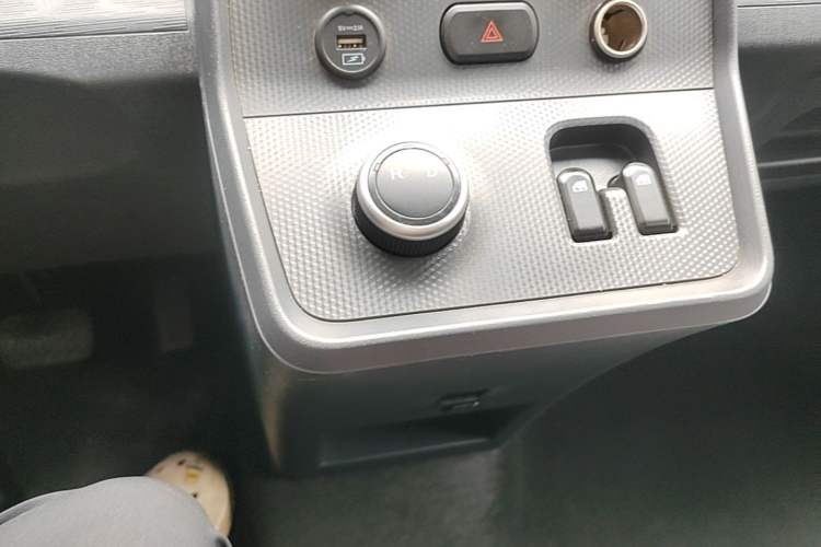 Used Linxys Huangjincang 2025 PULS Cargo Version First-Class Cabin Gear Lever