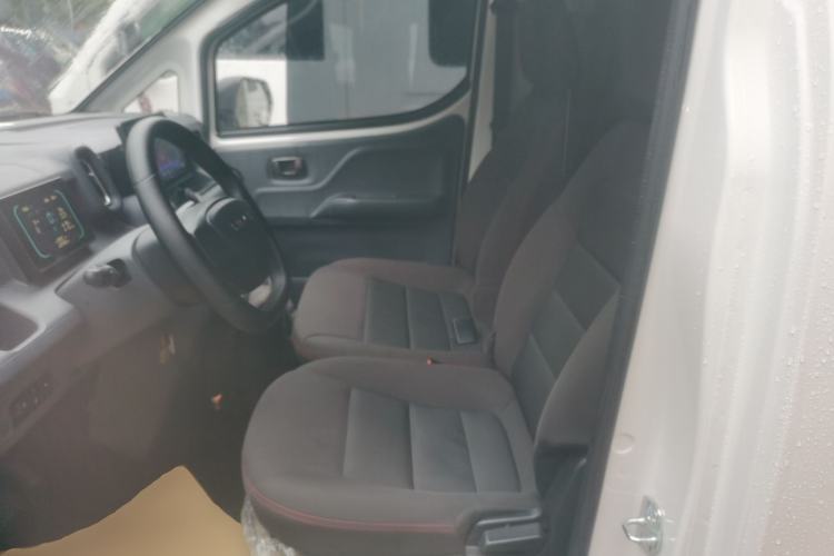 Used Linxys Huangjincang 2025 Value Edition 42.3 kWh Left Rear Seat
