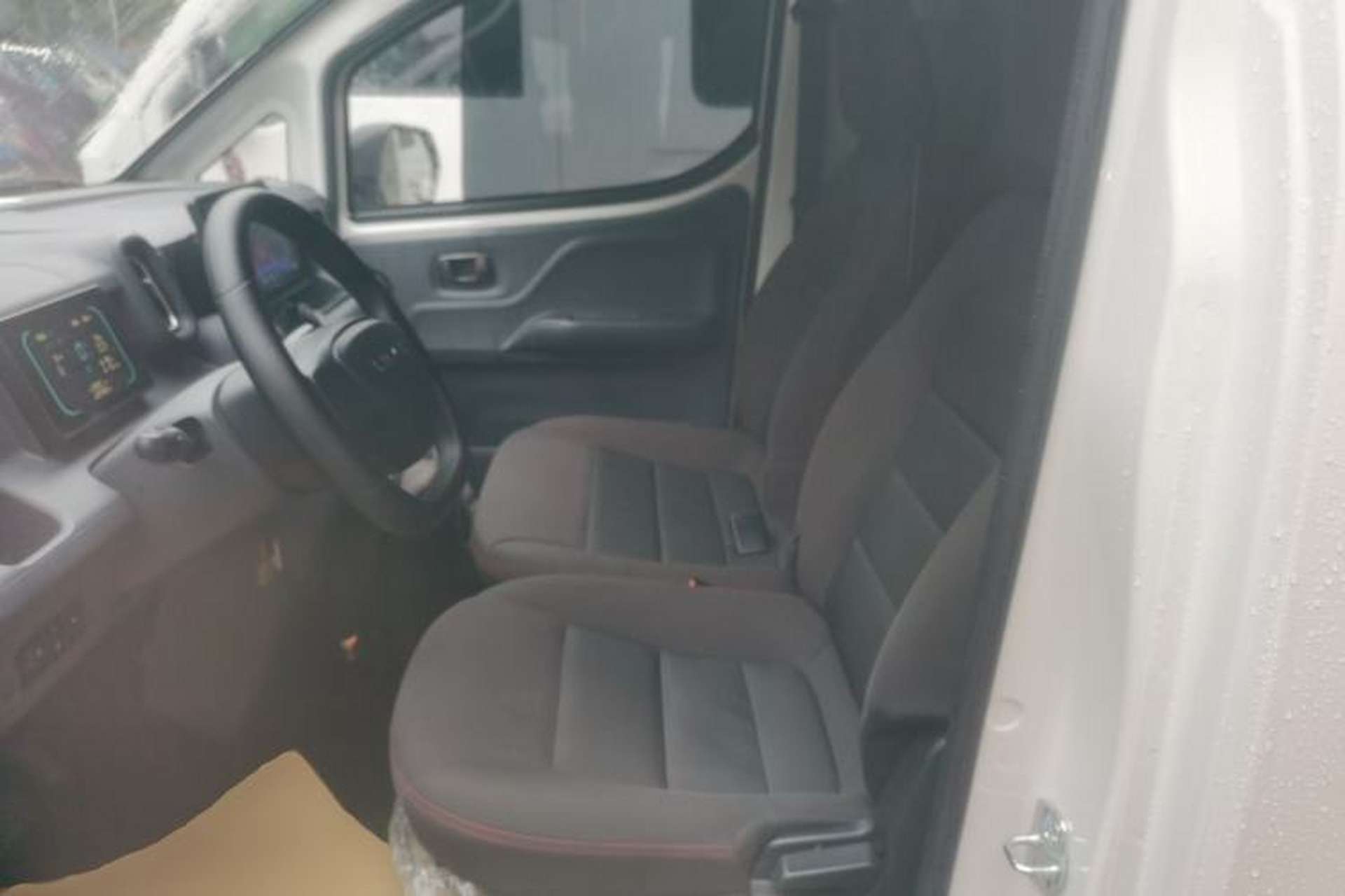 Used Linxys Huangjincang 2025 Value Edition 42.3 kWh Left Rear Seat