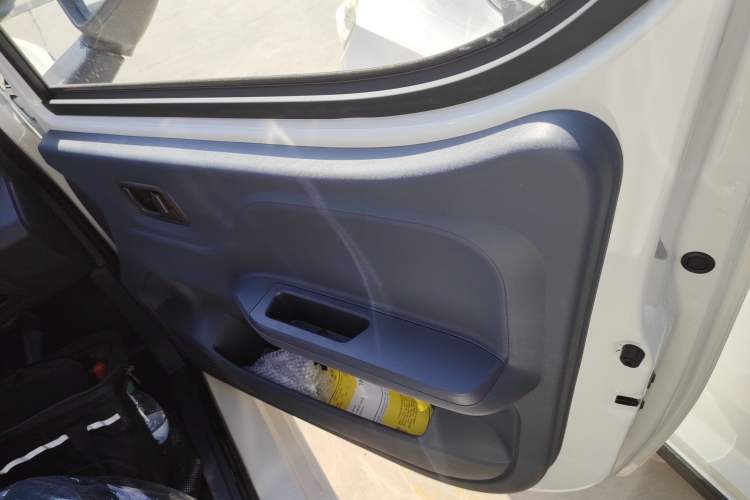 Used Linxys Huangjincang 2025 PULS Cargo Version First-Class Cabin Right Front Door Interior