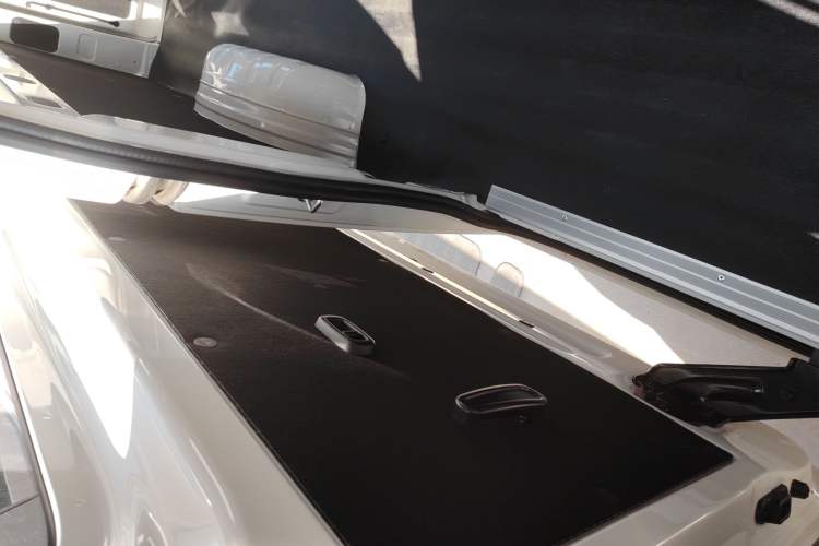 Used Linxys Huangjincang 2025 PULS Cargo Version First-Class Cabin Right Rear Door Interior