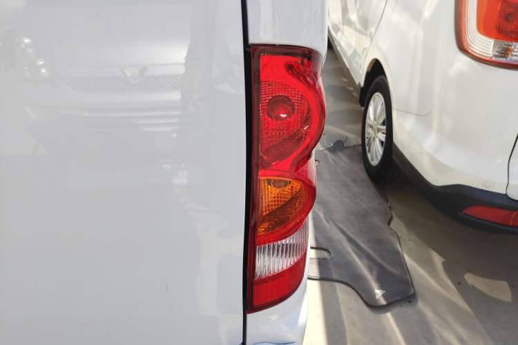 Used Linxys Huangjincang 2025 PULS Cargo Version First-Class Cabin Right Rear Taillight
